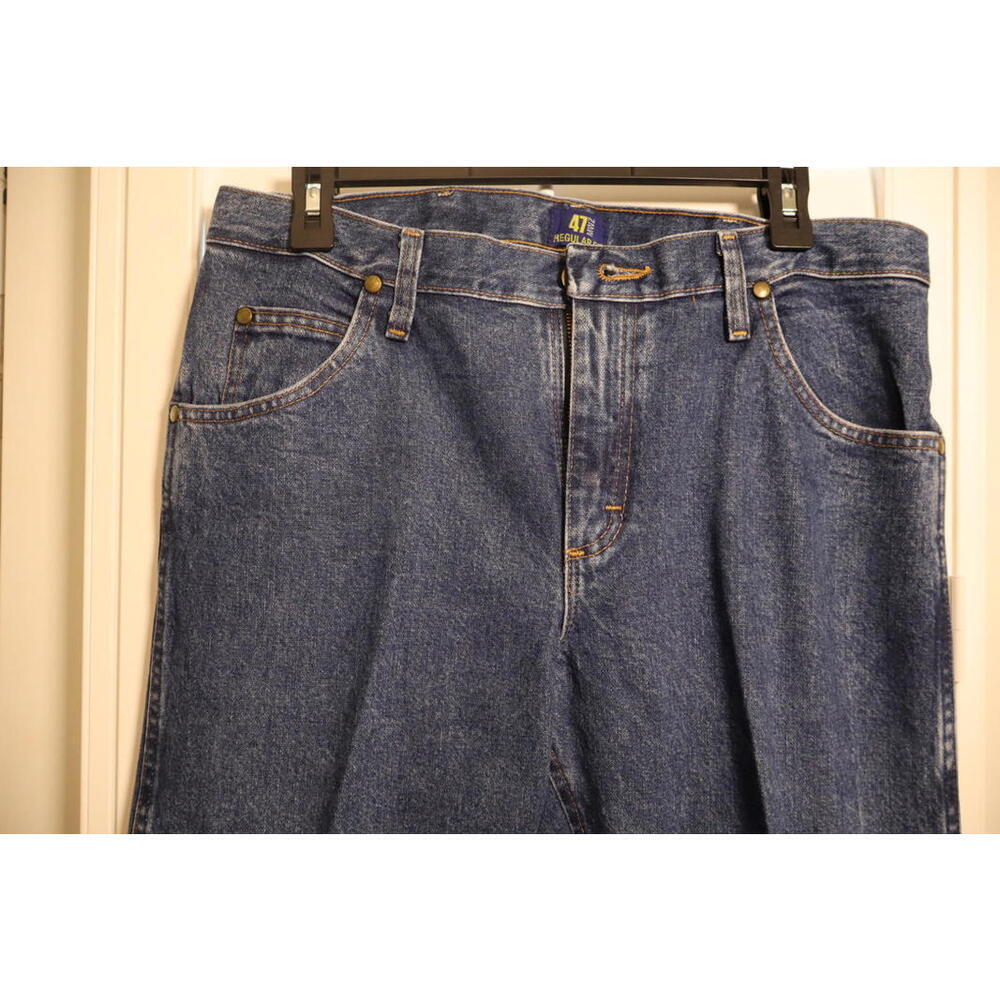 Wrangler Men’s regular fit jeans size 32x30 - Picture 3 of 8